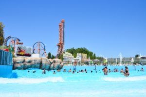 ¿Un plan para agosto en Madrid? Un divertido día en un parque acuático - Hotel Moderno Madrid