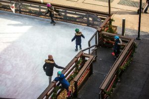 The best ice rinks for Christmas skating in Madrid - Hotel Moderno Madrid